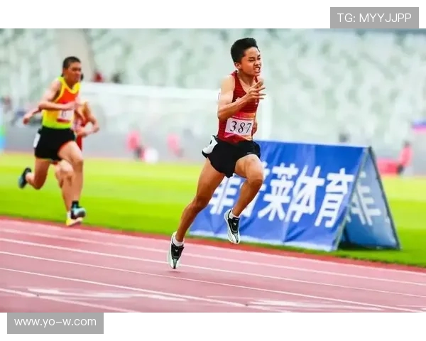 12 岁韩信太炸了！200 米 23 秒 31 破纪录，后程狂飙碾压对手